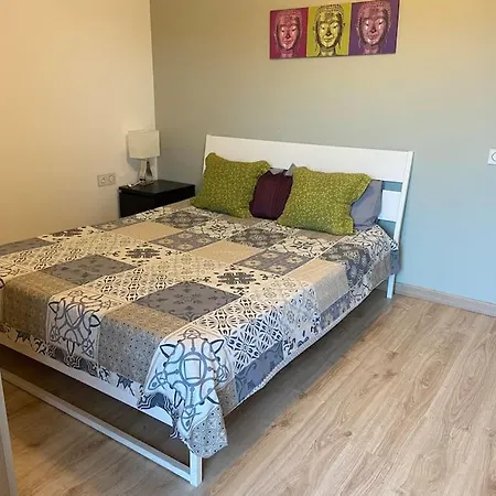 2 Bedroom By A Park Apartament