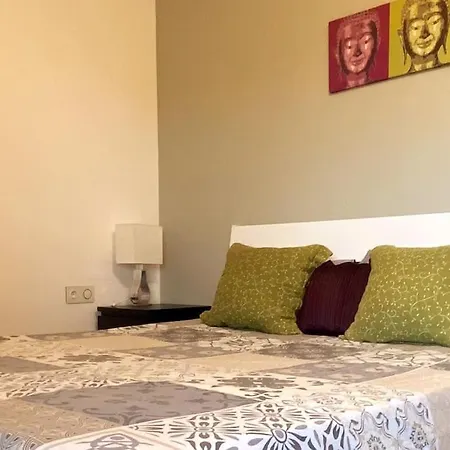 2 Bedroom By A Park Apartament *